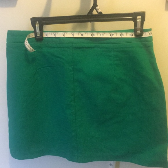 Super cute Green skirt with deep pockets! - Picture 2 of 6